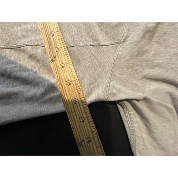Lululemon Size 4 Women Love Some Run Long Sleeve Heathered Light Grey EF21 - Picture 8 of 10